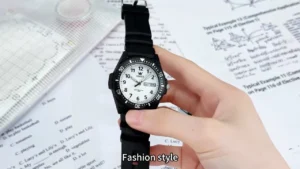 OLEVS 2703 Watch Video – Minimalist Dial & Sporty Wrist Style